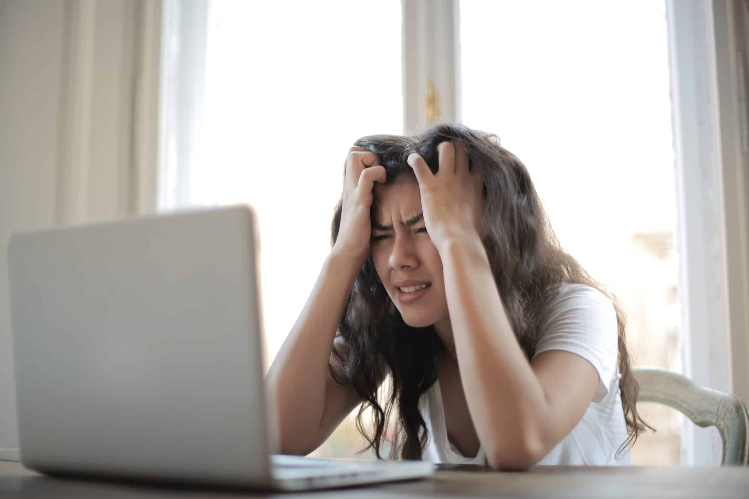 Read more about the article How to Deal with Online Dating Burnout