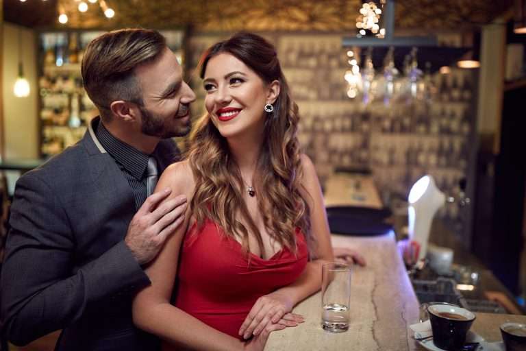 Stages of Dating Explained (So You Don’t Go Crazy Questioning Your Feelings)